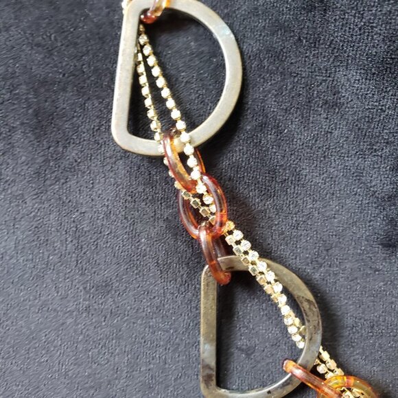 Women 3 Strand Gold Tone "D" Shape Acrylic Link Chain Necklace with Lobster - Picture 3 of 7